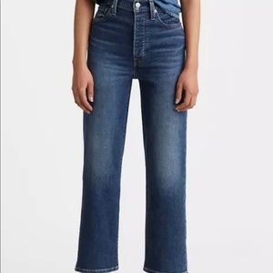 Levi’s straight ribcage jeans size 30 NWT